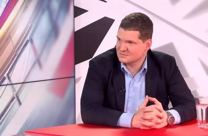 Interviu din Belgrad: „Sârbii ies în stradă nu pentru că au simpatii rusofile profunde, ci pentru că văd în Rusia un oponent al puterii imense a SUA”