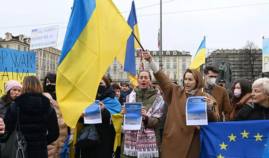Proteste antirăzboi în Europa. Zelenski s-a adresat miilor de oameni strânși la Florența: „Este timpul ca Europa să aleagă Ucraina!”