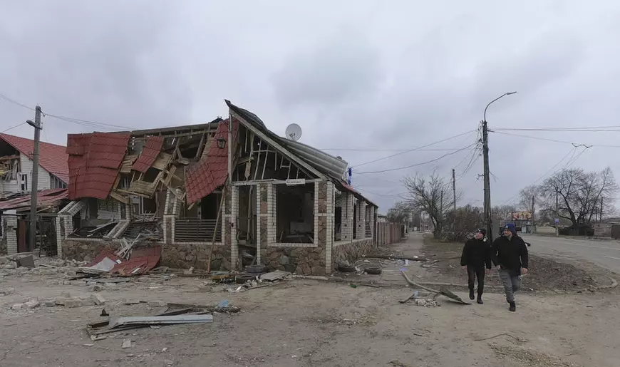 Mărturii din Cernihiv, alt oraș ucrainean rămas fără apă, curent și gaze: „Este numai cenușă”