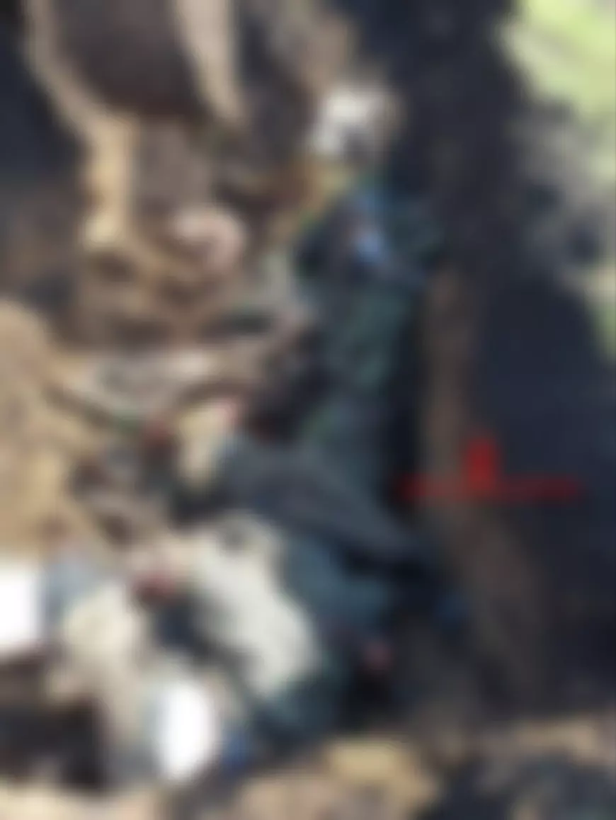 Rușii aruncă în gropi comune soldații ucraineni pe care îi ucid în Donbas: „Nu e timp să ne ocupăm corect de morți”