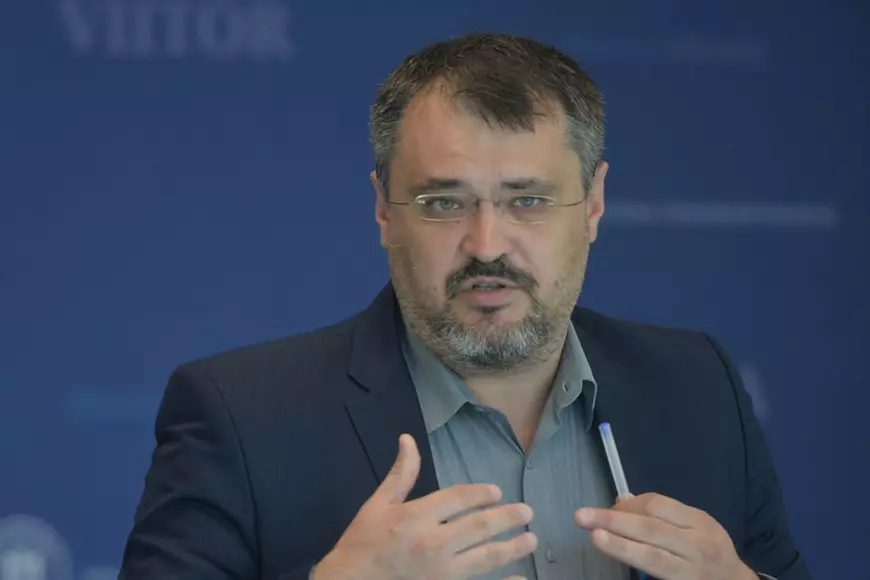 „Sub acoperirea războiului, «băieții» tropăie”. Societatea civilă critică introducerea SRI și SIE în comisia care aprobă investițiile străine