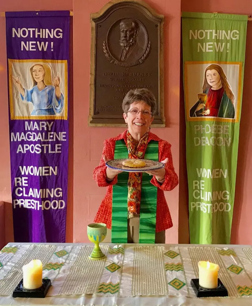 INTERVIU. „Nu cred într-o biserică ce nu poate primi pe toată lumea”. Lupta unei americance care vrea ca Vaticanul să accepte femeile-preot