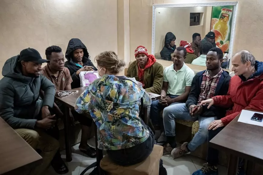 „Nici în Ghana nu am fi pățit așa ceva”. Povestea africanilor care spun că au fost plătiți mai prost ca acasă după mai bine de o lună de muncă pe șantierul din București al unui celebru luptător de K1