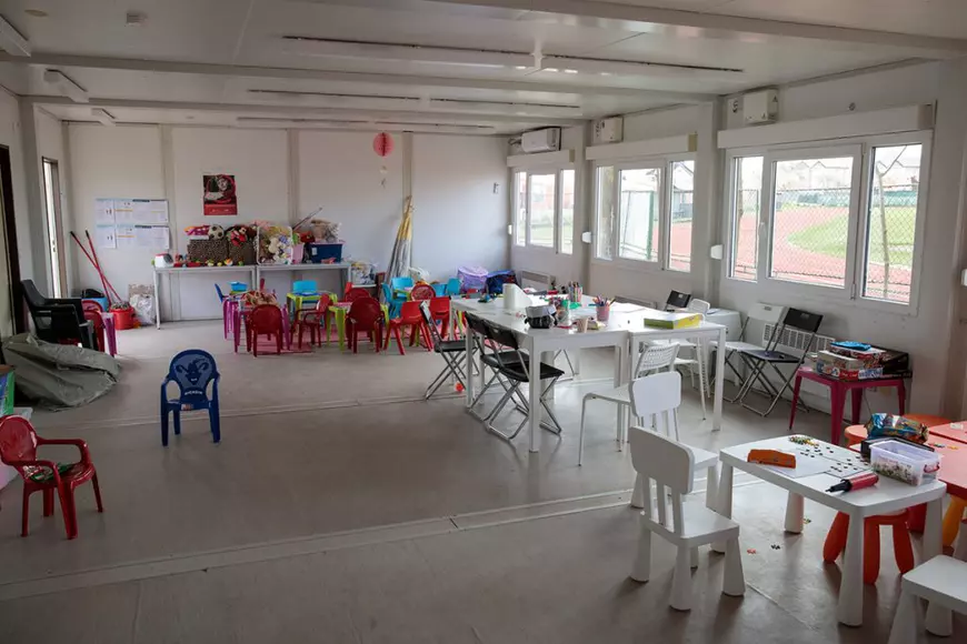 Reportaj. Toți oamenii colonelului Tăuteanu din tabăra de refugiați de la Rădăuți: „Paștele se face în familie. Sunteți familia noastră acum”