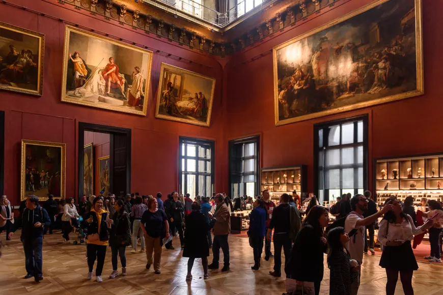 Picturi în Muzeul Louvre din Paris