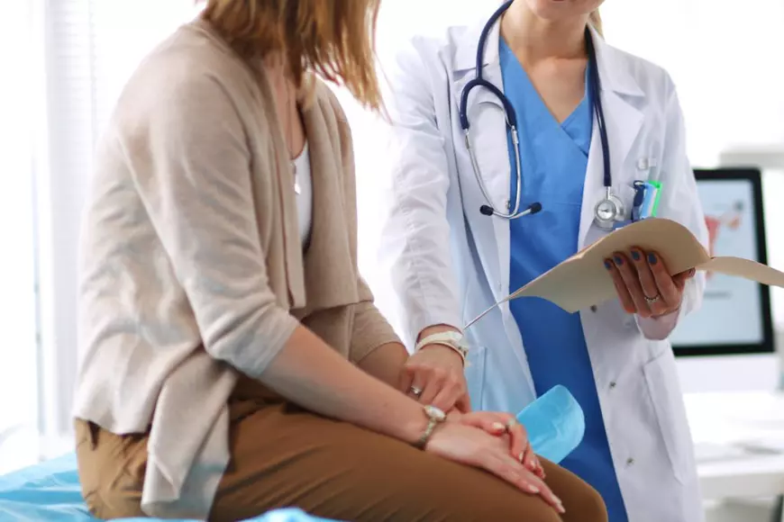 A mers la un doctor, apoi la altul și la altul. Și nimeni nu știe ce are. Coșmarul unei tinere care luptă de doi ani cu urmările COVID: „Sunt obosită și vreau să uit”