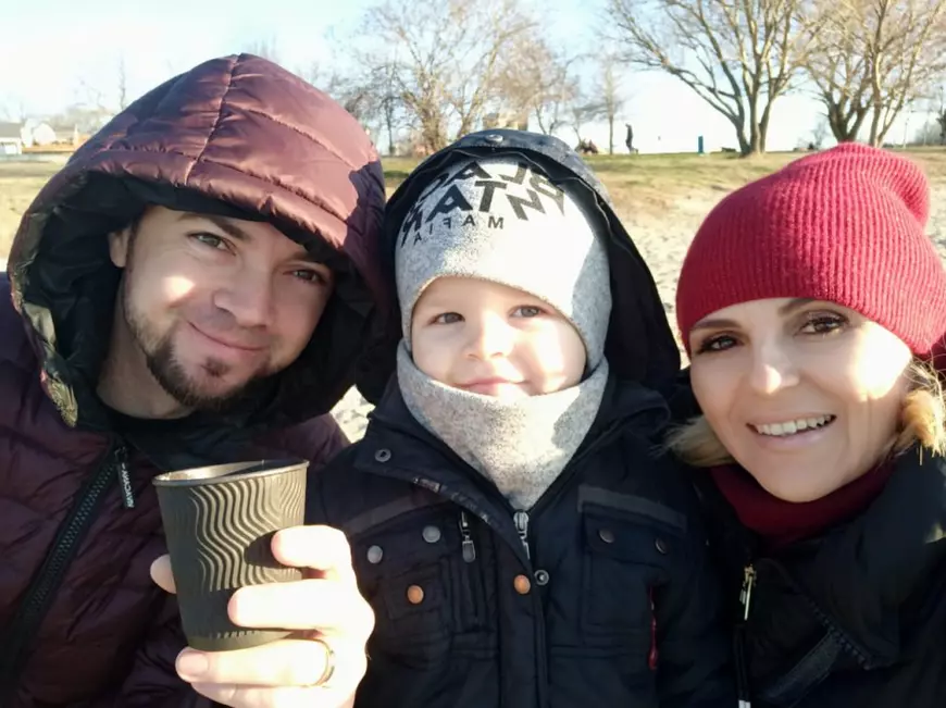 „Pe drum, într-o benzinărie, l-am întâlnit pe Gabriel, îngerul nostru păzitor”. Trei refugiate din Ucraina vorbesc despre război și lupta lor cu cancerul la București