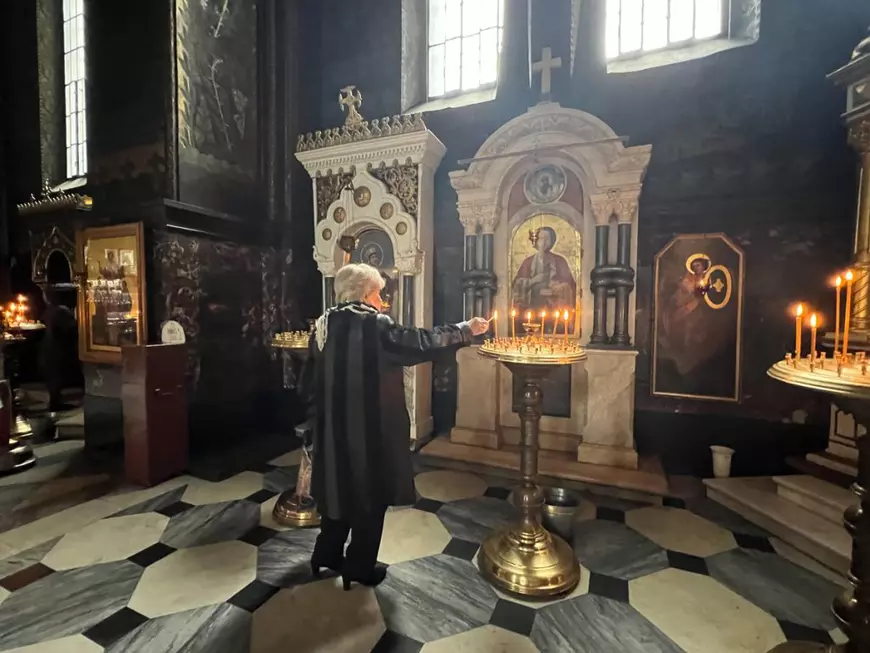 CORESPONDENȚĂ DIN KIEV. În așteptarea Învierii printre baricade, soldați înarmați și alarme, un preot are un mesaj pentru români: „Ne-ați ajutat enorm. Și nu vom uita asta niciodată”