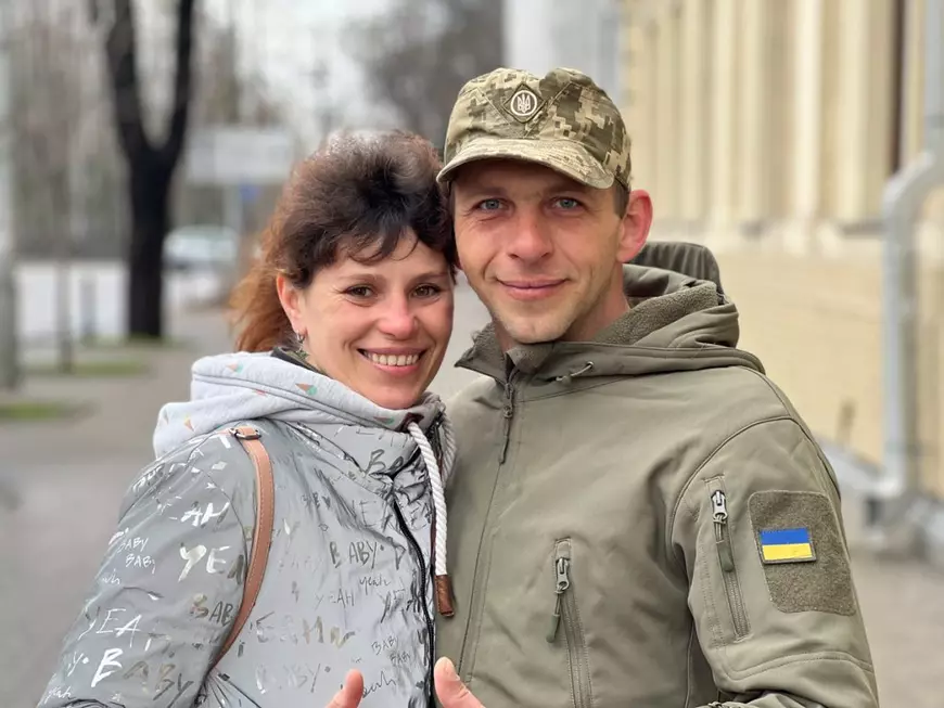 CORESPONDENȚĂ DIN KIEV. În așteptarea Învierii printre baricade, soldați înarmați și alarme, un preot are un mesaj pentru români: „Ne-ați ajutat enorm. Și nu vom uita asta niciodată”