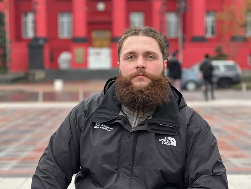 CORESPONDENȚĂ DIN KIEV. În așteptarea Învierii printre baricade, soldați înarmați și alarme, un preot are un mesaj pentru români: „Ne-ați ajutat enorm. Și nu vom uita asta niciodată”