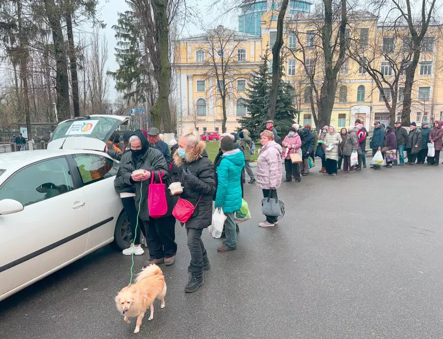 CORESPONDENȚĂ DIN KIEV. În așteptarea Învierii printre baricade, soldați înarmați și alarme, un preot are un mesaj pentru români: „Ne-ați ajutat enorm. Și nu vom uita asta niciodată”