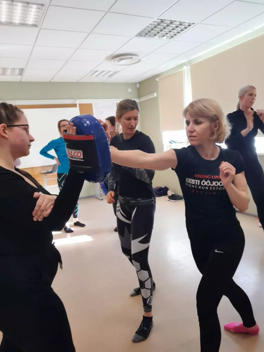 „Dacă locuiești lângă o țară psihopată, nu te poți baza pe idei pacifiste”. Două femei din Estonia explică pentru Libertatea cum au ajuns să facă instrucție pentru un război