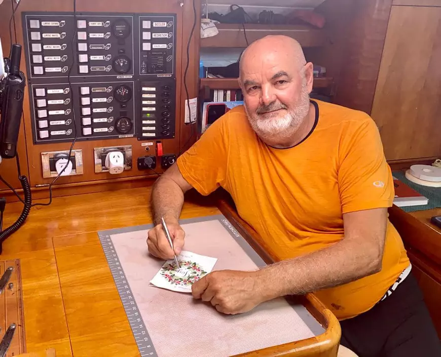 VIDEO. Performanță unică. Primul român care încheie înconjurul lumii singur într-un velier