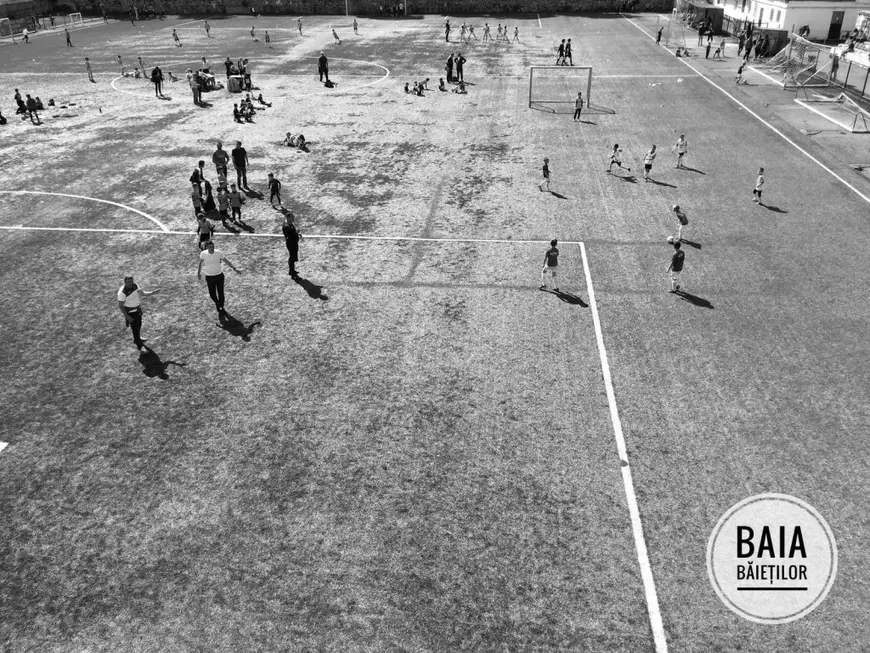 INTERVIU. „Tu, ăla cu mustaţă”. Cum a ajuns o celebră replică a lui Hagi să concureze la Premiile Gopo: „Nu credeam că ieşitul în stradă se va opri după anii 2000”