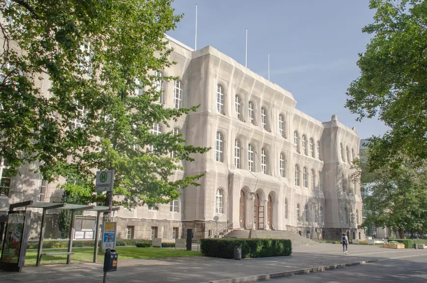 cele mai grele universitati- Cladirea principala a universitatii RWTH din Aachen