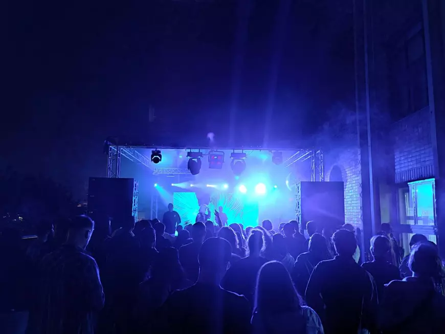 REPORTAJ. De ce se aud manele, trap și muzică electronică din Piața Obor: „Pusesem de mult timp ochii pe spațiul ăsta”