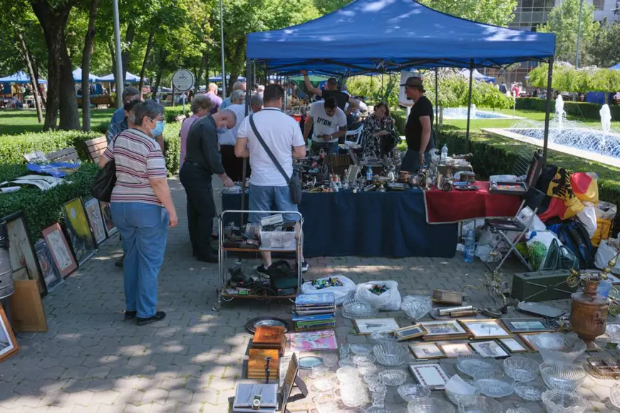 Târgul Anticarilor are loc în acest weekend în Parcul Obor. Obiecte de colecție și concerte speciale