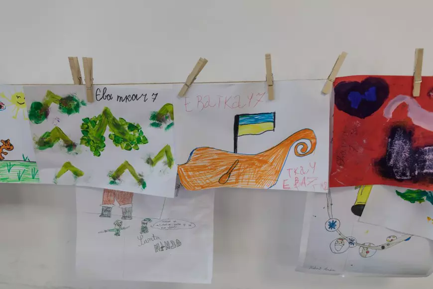 După ce copilul adoptat înainte de război i-a salvat familia, o educatoare din Ucraina își continuă la București visul de a schimba educația „rămasă de tip sovietic”