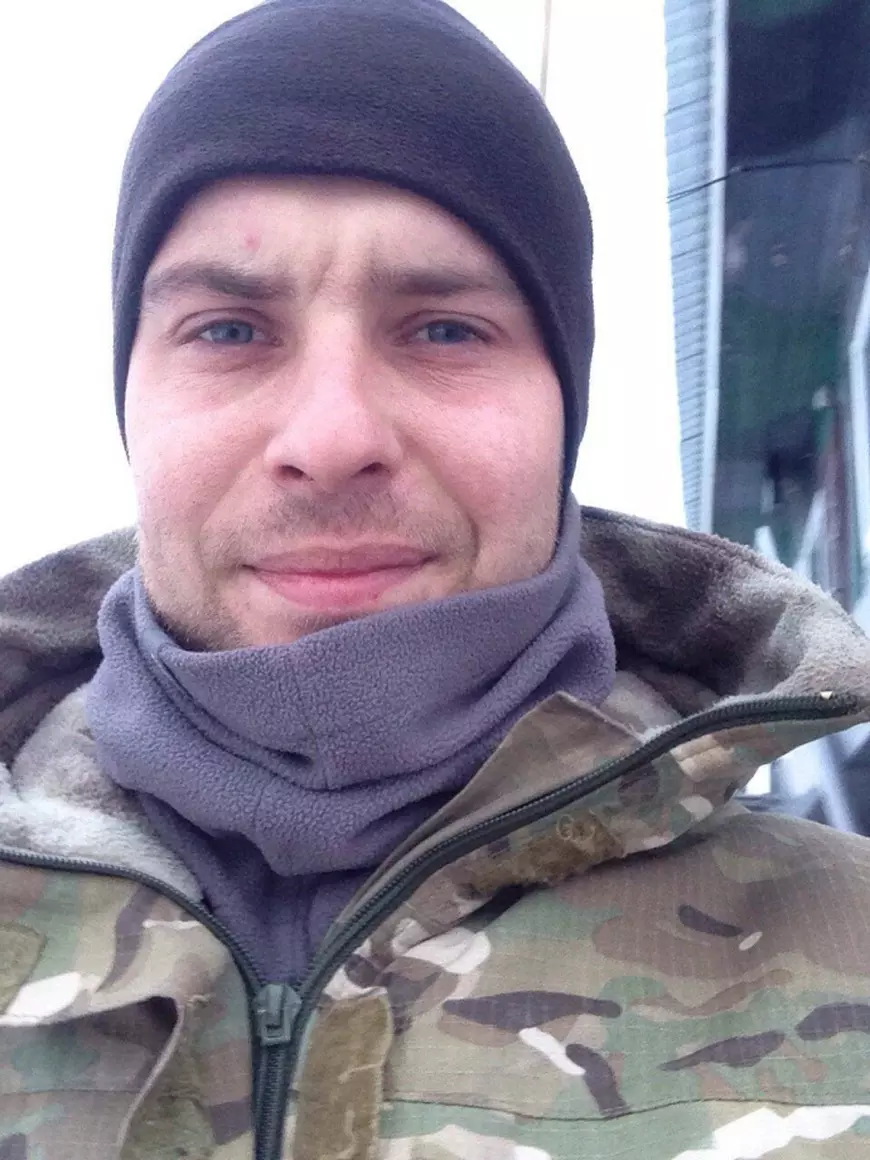 „Din inima iadului, îmi scrie că mă iubește mai mult decât viața”. Mesajele trimise de luptătorii de la Azovstal către soțiile și mamele lor