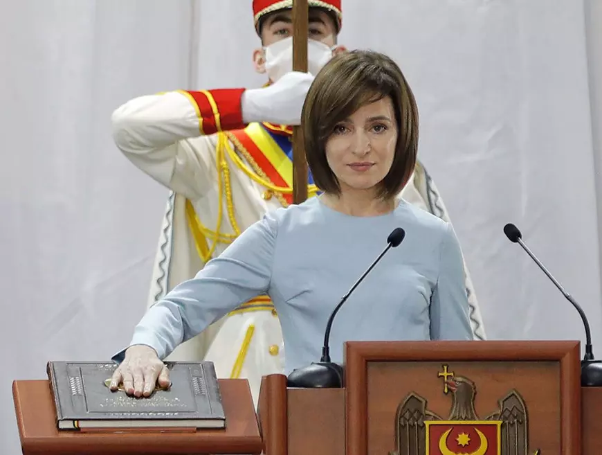 De ce ne fascinează că Maia Sandu călătorește cu low-cost-ul și ce declara lidera de la Chișinău acum trei ani, la Iași