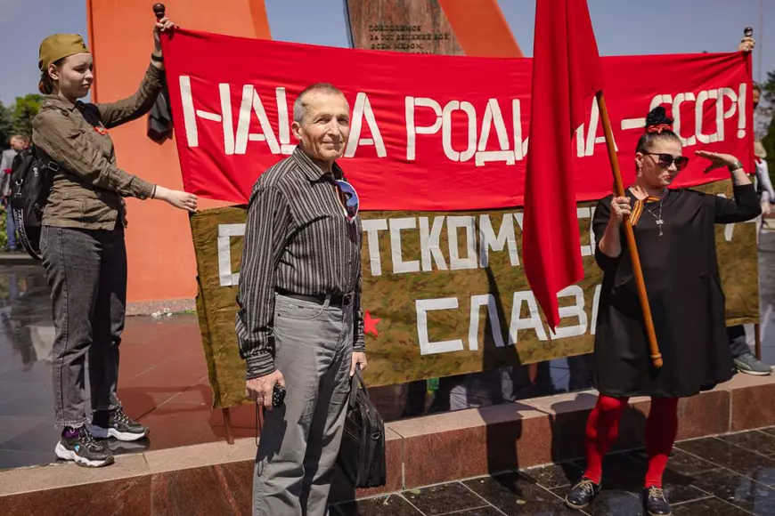 Corespondență de la Chișinău. Cum au sărbătorit zeci de mii de moldoveni Ziua Victoriei, între nostalgia față de URSS și propaganda Moscovei. „Pentru limba română, mergeți în România”