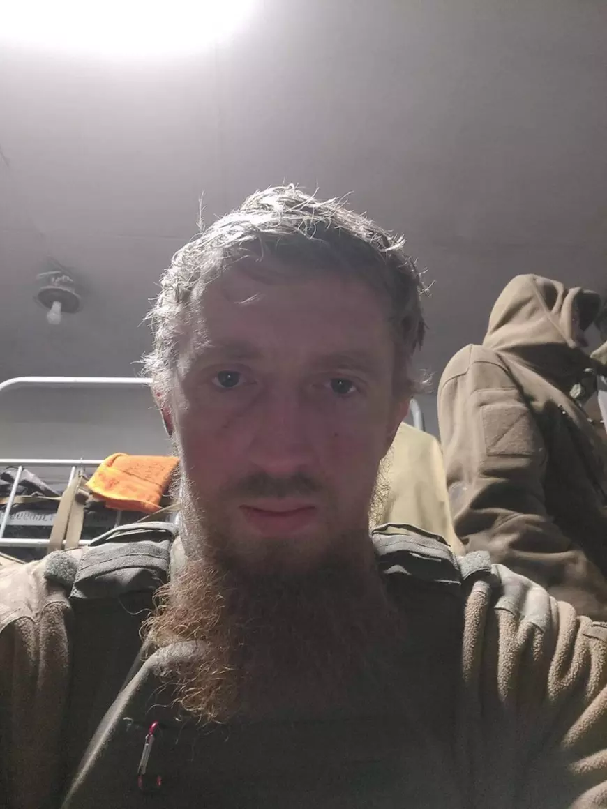 „Din inima iadului, îmi scrie că mă iubește mai mult decât viața”. Mesajele trimise de luptătorii de la Azovstal către soțiile și mamele lor