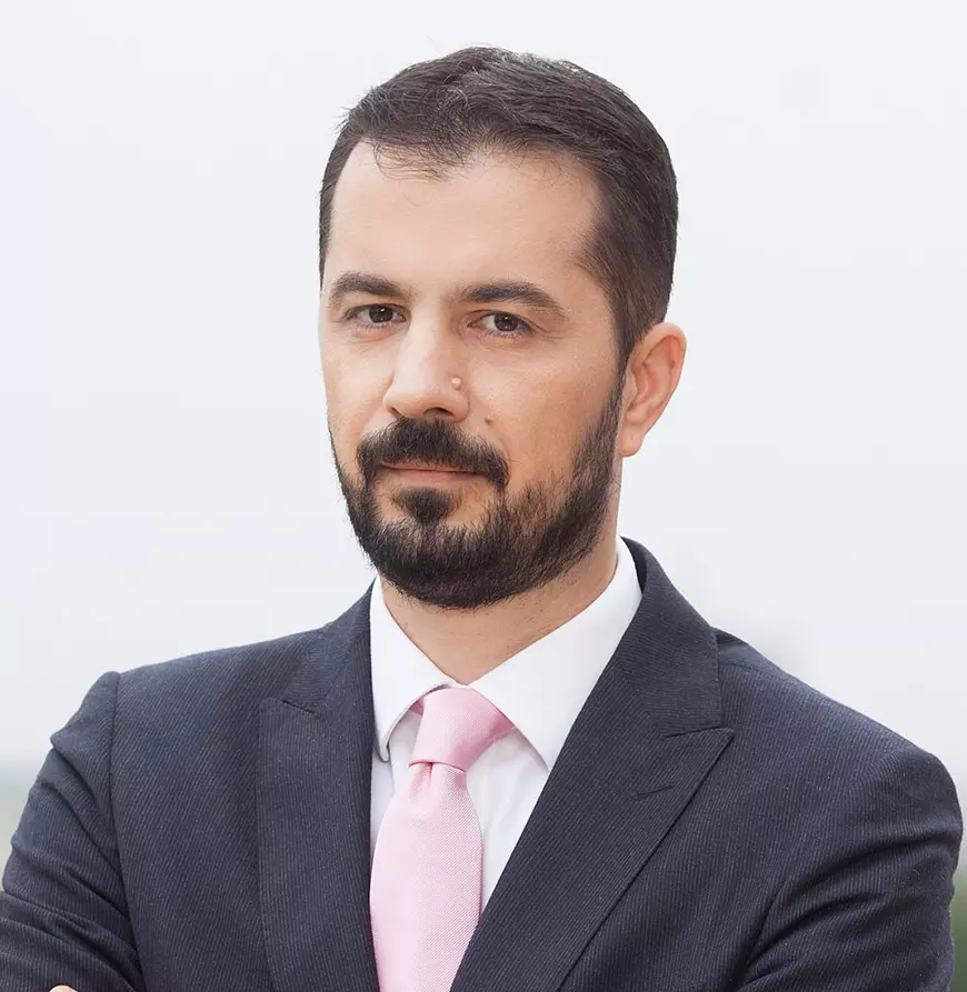 Armata de avocați a Elenei Udrea. Câți apărători are fostul ministru al turismului în cele 5 procese pe care le are în 2022