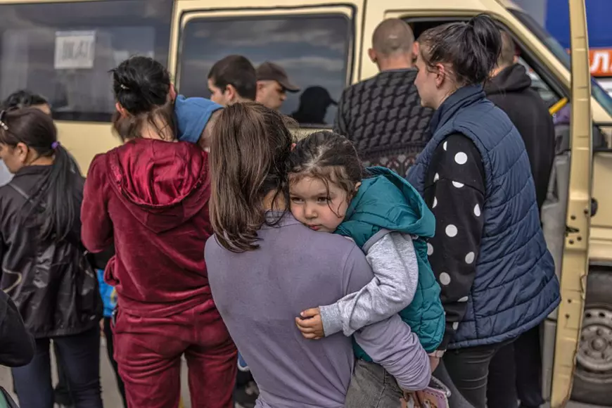 „Cu cine ții? Cu Rusia sau cu Ucraina?” Poveștile ucrainenilor care s-au refugiat în Rusia: percheziții, interogatorii și pașapoarte confiscate