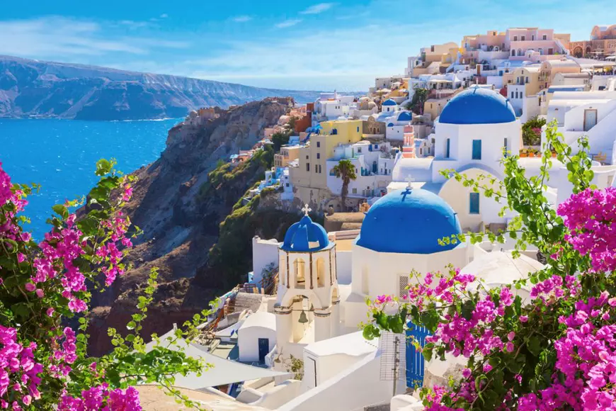 Pe români îi așteaptă cele mai scumpe concedii din ultimii 30 de ani. Cât costă o vacanță pe Litoral, la cât a ajuns în Grecia și ce destinații exotice s-au ieftinit