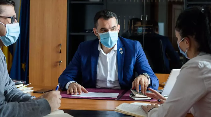 Parlamentarii care vor să schimbe legea ca profesorii agresivi să nu mai predea. „Temerea de scandal îi face pe directori să apeleze la mușamalizare”