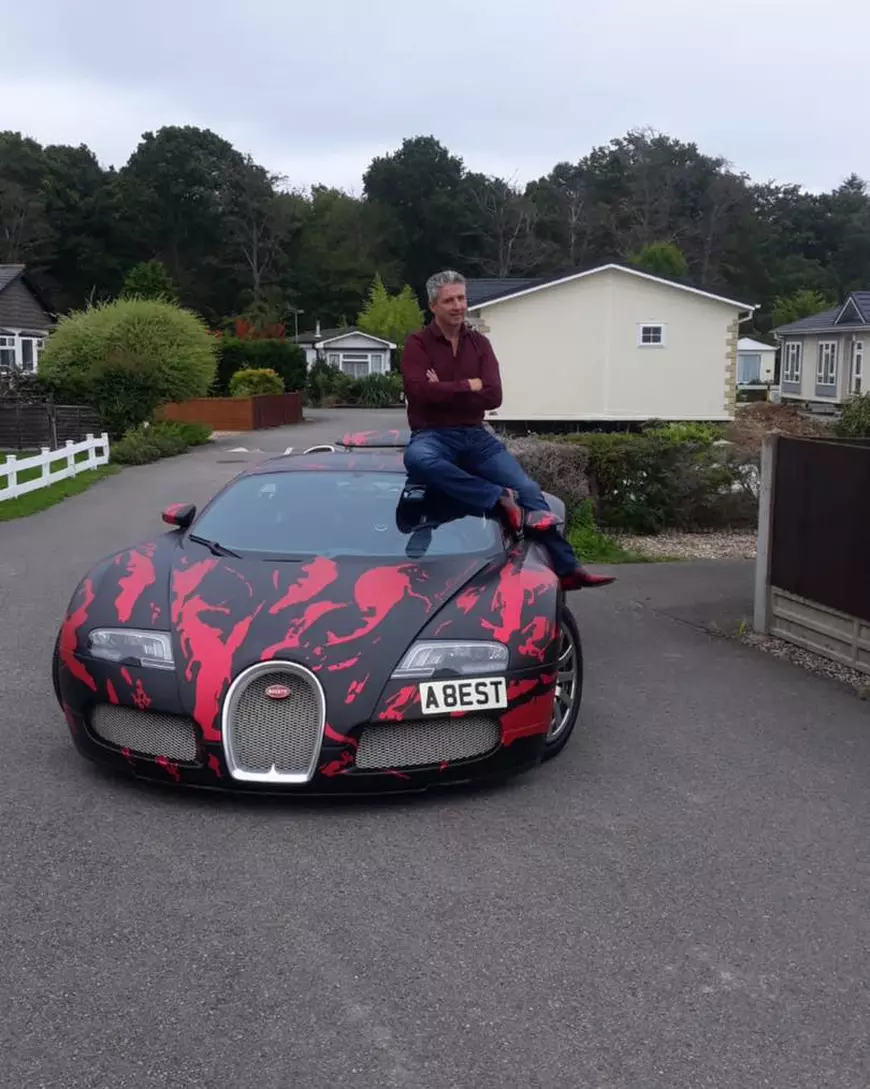 „M-am născut într-o rulotă și acum sunt cel mai bogat rom din Marea Britanie!” Povestea bărbatului care anunță că va fi miliardar până la finalul anului