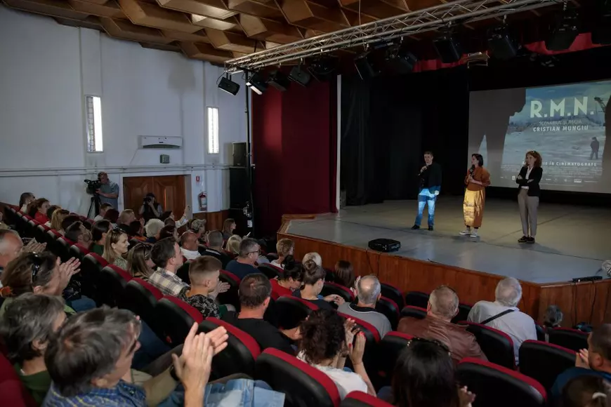 Întâlnire multietnică intensă la proiecția filmului lui Mungiu în Harghita: „Venisem pregătită să apăr onoarea Ditrăului, dar mi-am dat seama că nu am de ce să mă simt lezată”