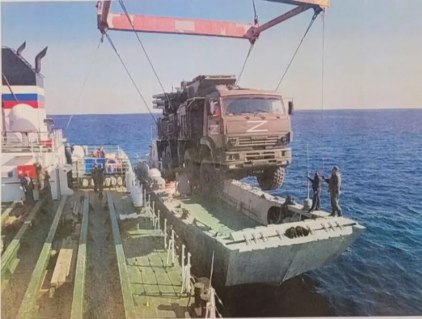 Un general rus a descărcat cu mâna lui armament pe Insula Șerpilor, după ce macaragiul, un civil, a refuzat să lucreze