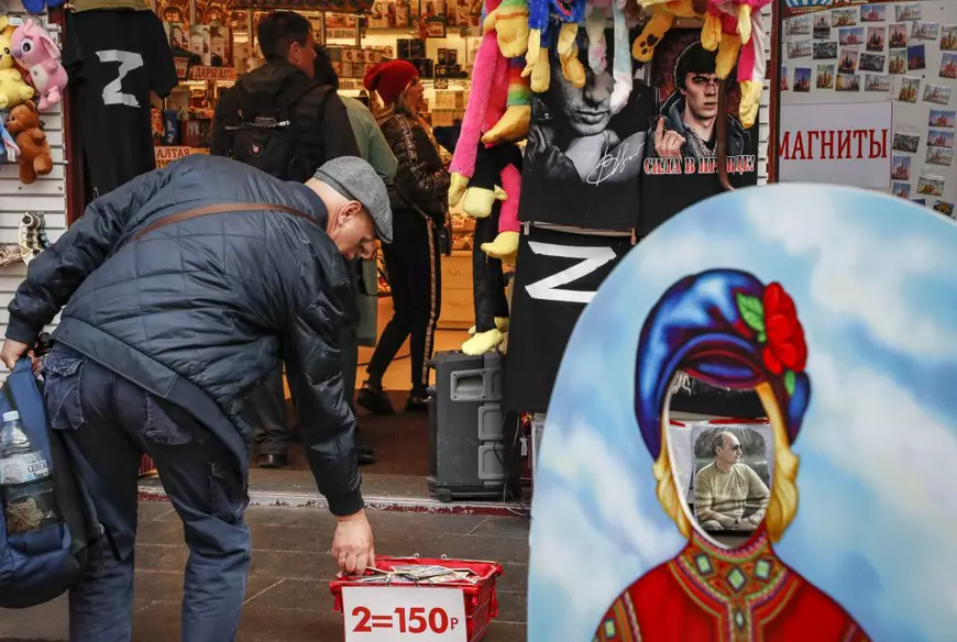 Trei ruși explică pentru Libertatea viața de zi cu zi într-o țară tot mai izolată: „Putin vrea să-i distrugă pe cei împotriva războiului. Și sancțiunile fac același lucru”