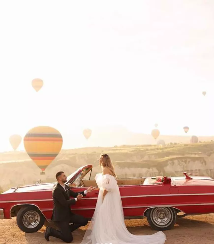 Culiță Sterp și-a cerut iubita în căsătorie. Cei doi s-au logodit în Turcia, în timpul filmărilor noului videoclip