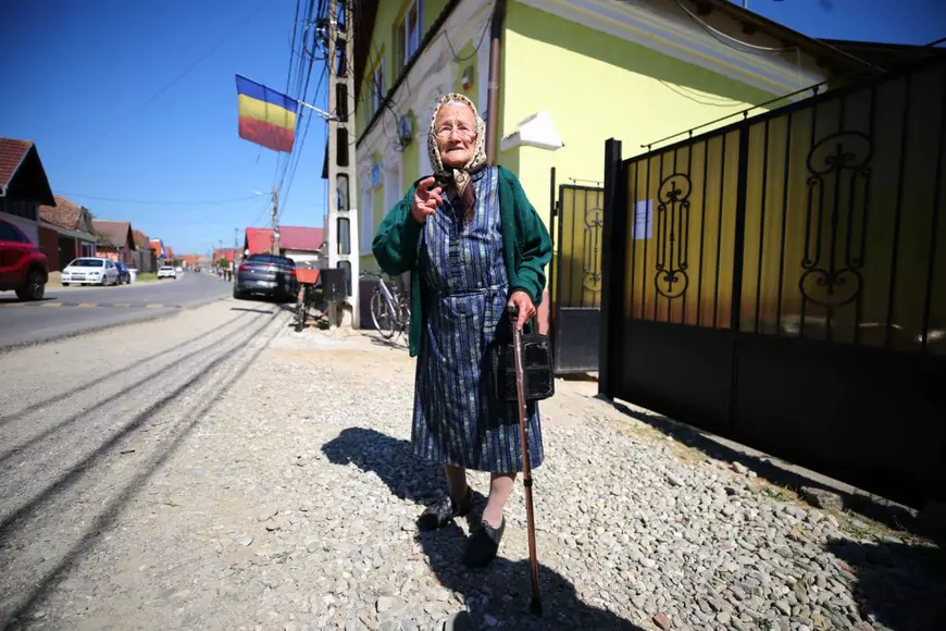 Reportaj | Premieră pentru democraţia din România. În comuna Dumbrăvița a fost referendum pentru demiterea primarului.  Nu a fost însă validat, din lipsă de cvorum