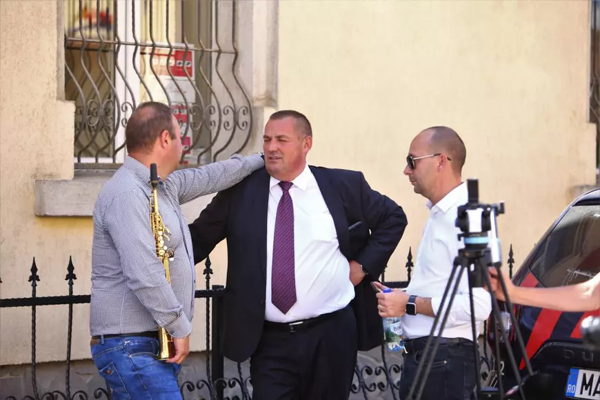 Reportaj | Premieră pentru democraţia din România. În comuna Dumbrăvița a fost referendum pentru demiterea primarului.  Nu a fost însă validat, din lipsă de cvorum