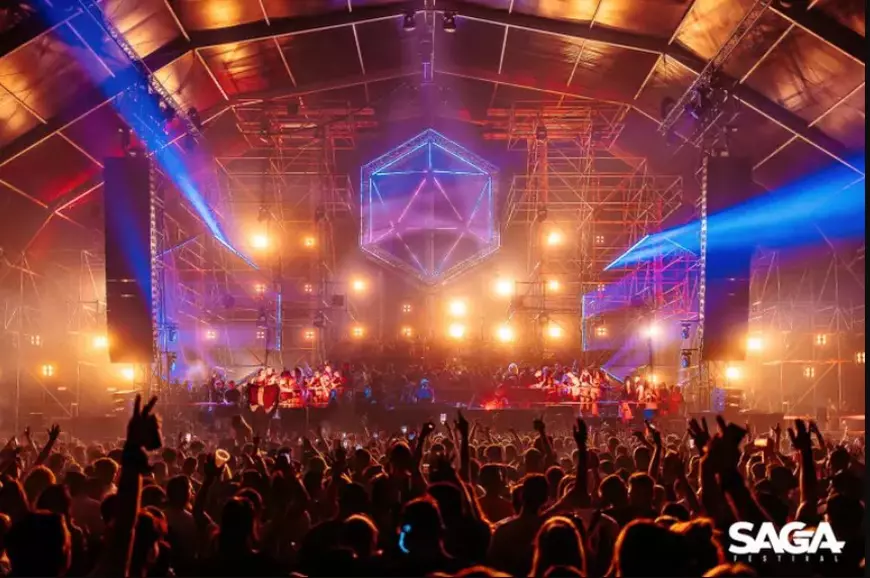 Peste 150.000 de oameni au fost prezenți la SAGA în cele trei zile de festival Citeşte întreaga ştire: Peste 150.000 de oameni au fost prezenți la SAGA în cele trei zile de festival