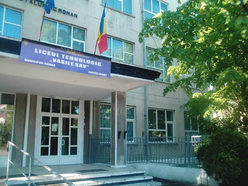 Cum a reușit un elev de la un colegiu tehnic să ia 10 pe linie la Bac. Doar doi copii de la același profil din țară au mai reușit asta: „De ce să plec din țară? Sunt bune și facultățile românești”