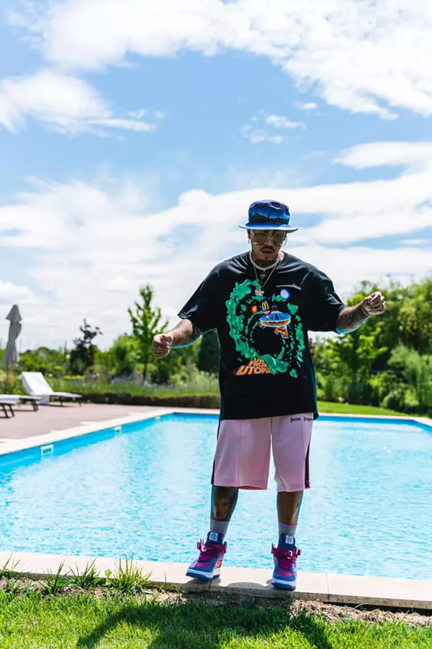 Iulia Albu, ironică la adresa lui Alex Velea. Ce a spus despre ținuta lui: „Arată ca un copilaș care s-a dus la plajă și i-a dat mămica o căciuliță”