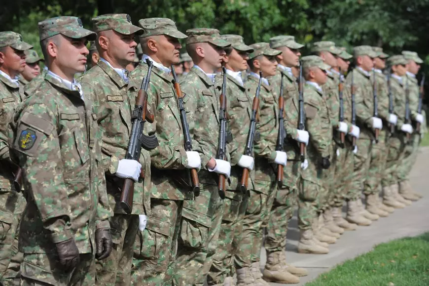 Cum explică rectorul Universității Babeș-Bolyai, Daniel David, scăderea încrederii în Armată