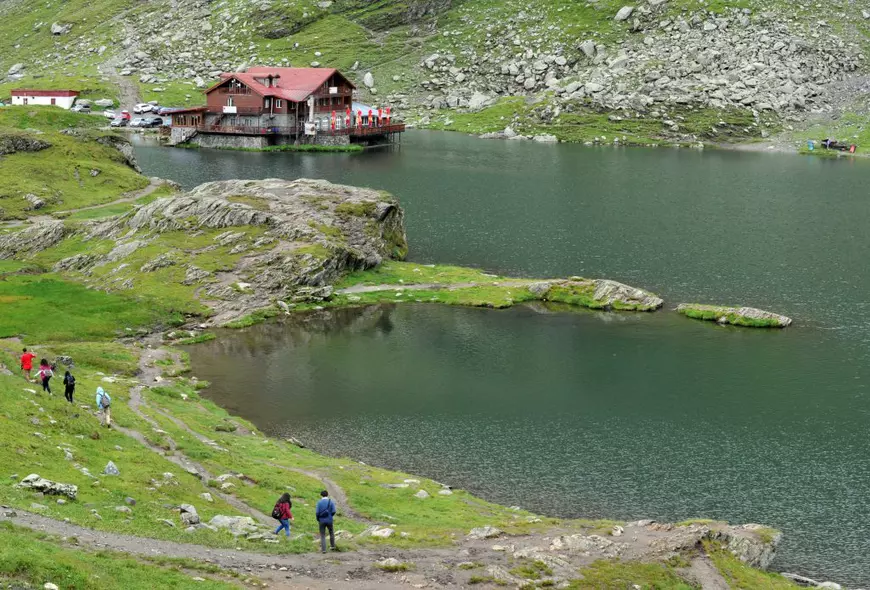 Cabane montane la altitudine din România