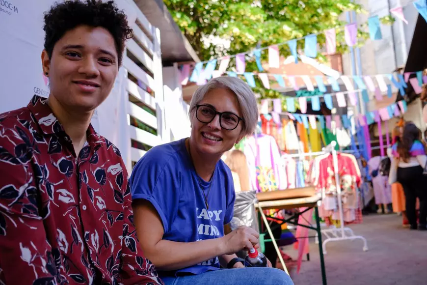 Cum e să fii gay în Republica Moldova, o țară unde 90% dintre oameni cred că nu vor să te aibă vecin sau prieten