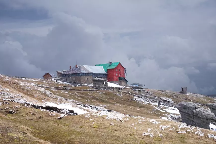 Cabane montane la altitudine din România
