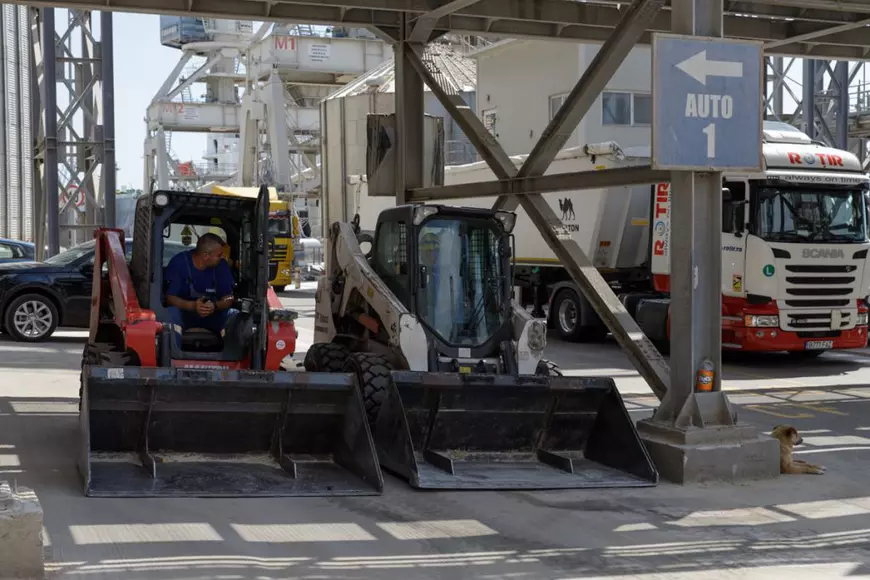 REPORTAJ de pe frontul cerealelor. Cum se exportă producția României și a Ucrainei printr-o investiție imensă