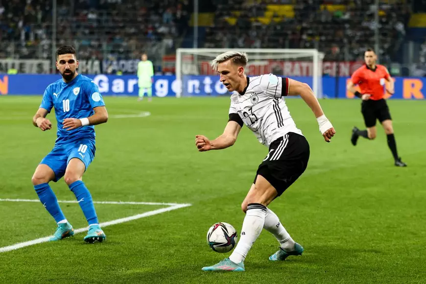 Crescuți în aceeași casă, doi frați reprezintă naționale diferite, aflate într-un conflict istoric: „De când eram mici, am crescut cu disciplină, obișnuiți să muncim mult”