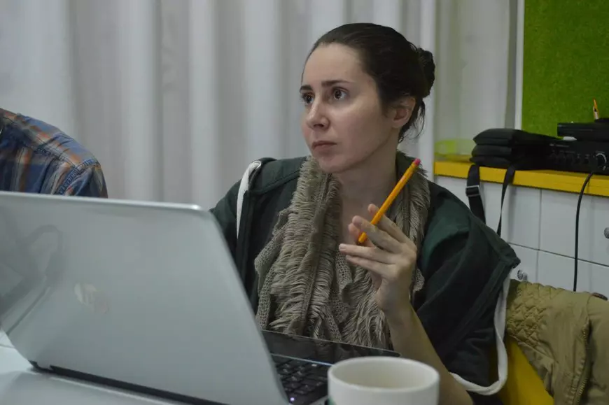 Proiectul din Ucraina care spune poveștile celor uciși de Rusia în război: „Își trăiau viața ca noi toți și dintr-odată au dispărut”