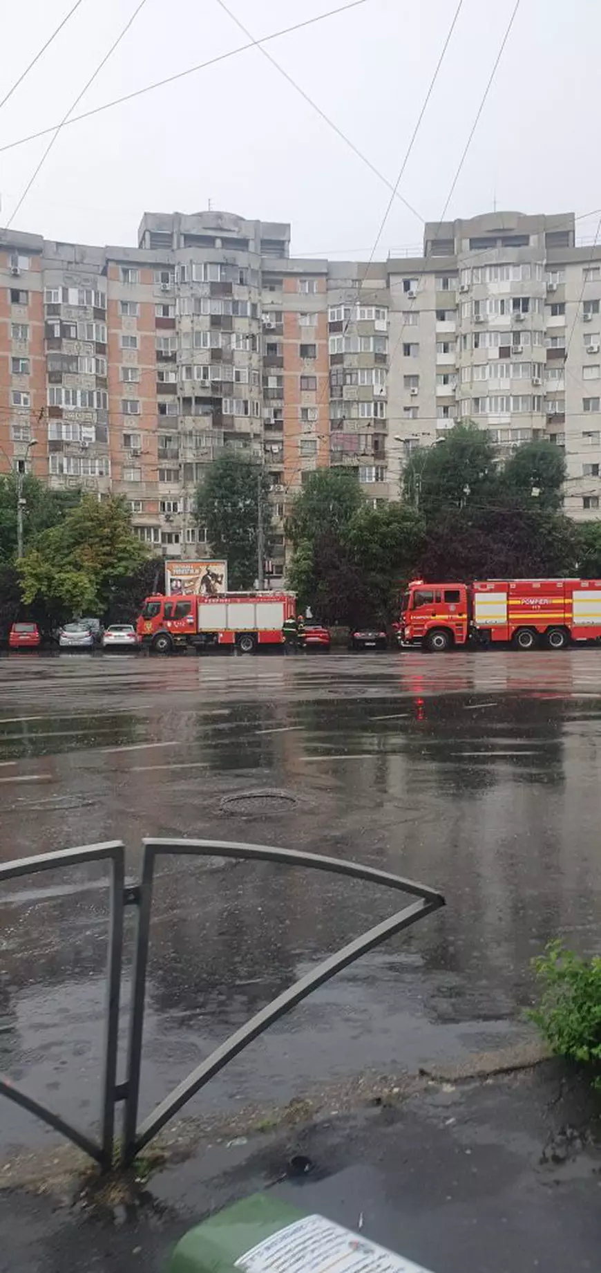 Pompierii, chemați la stația de metrou Piața Iancului, unde s-a simțit miros de fum