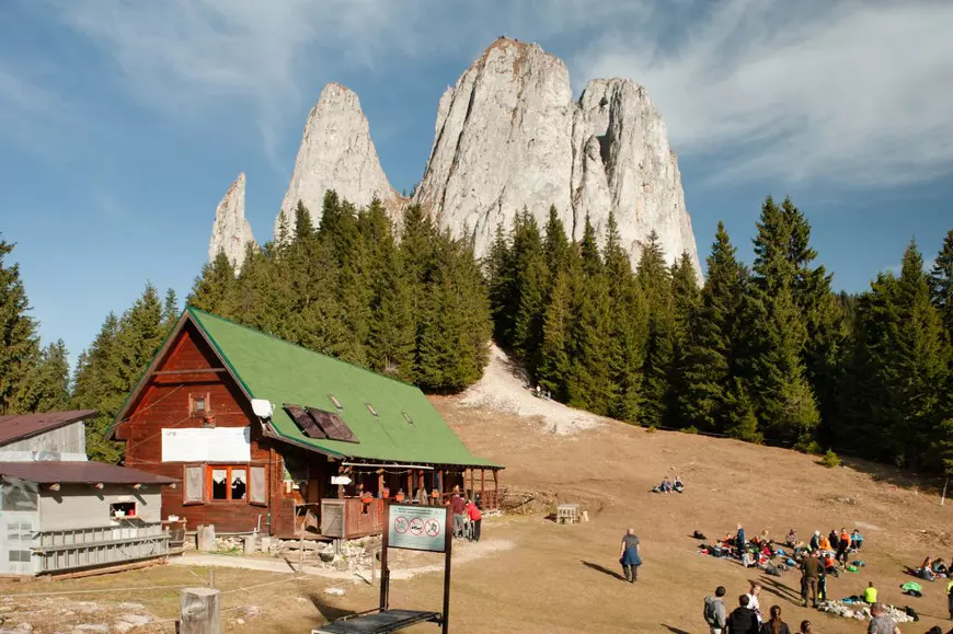 Cabane montane la altitudine din România