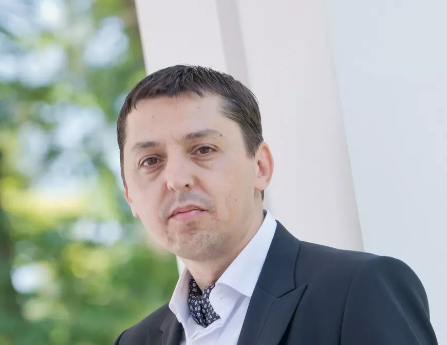 Cum explică rectorul Universității Babeș-Bolyai, Daniel David, scăderea încrederii în Armată